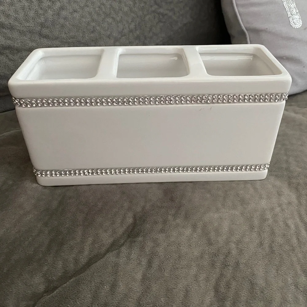 Bella lux bathroom organizer